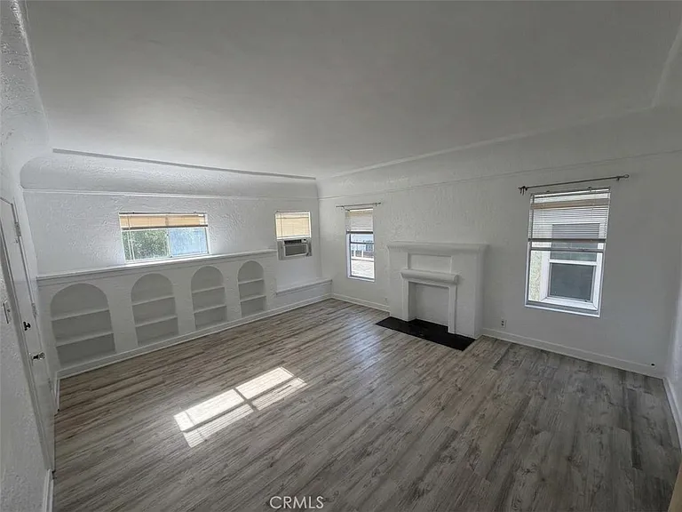 1117 Queen Anne Pl — Photo 5