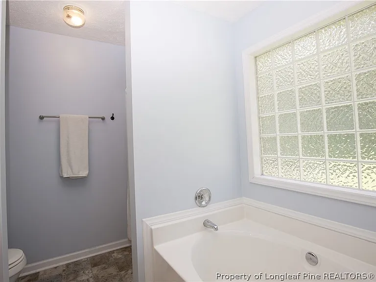 112 Raymond St — Photo 37