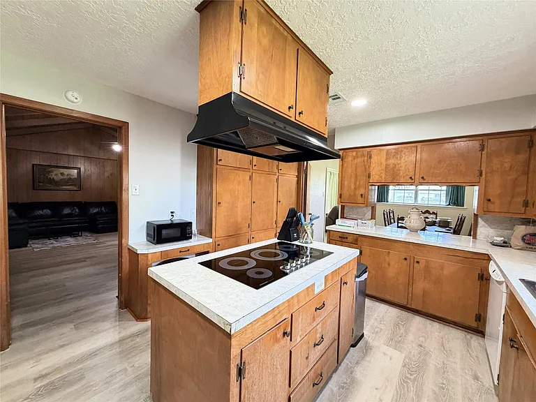 2603 Brom Bones Blvd — Photo 6