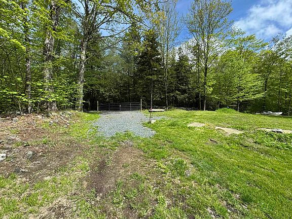 2nd image of 712 Stimpson Hill Road