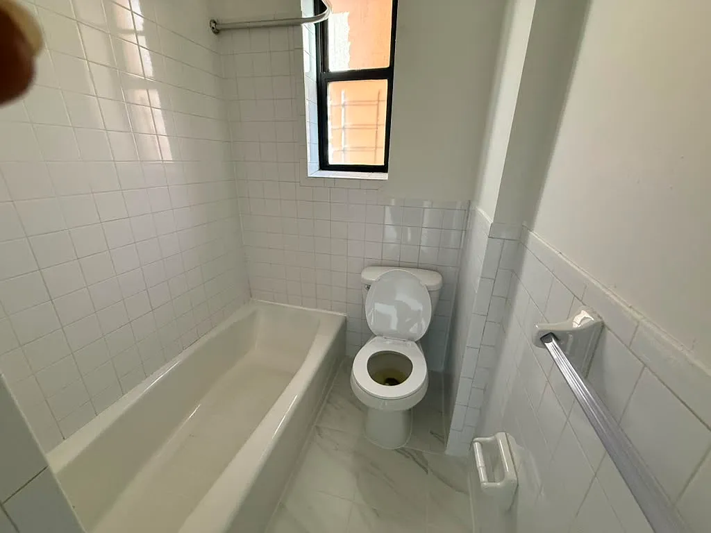 1 bed, $2,123 — Photo 2