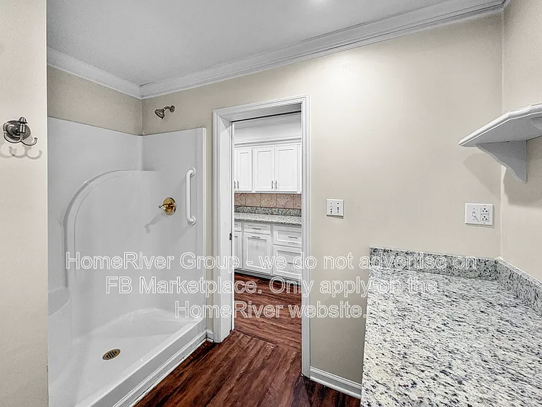 819 Asterwood Dr #B — Photo 10