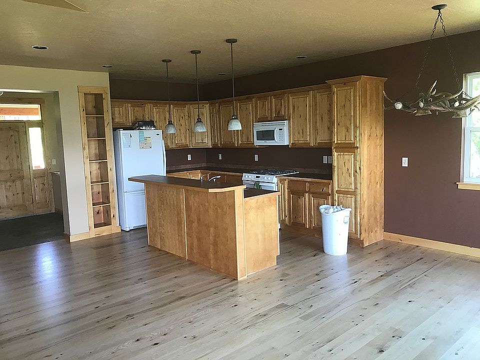 1st image of 1368 Douglas Dr