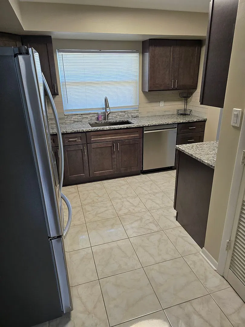 Live the Florida Lifestyle Turnkey 2BR Home Just Minutes from the Beach! Includes Utilites! — Photo 4
