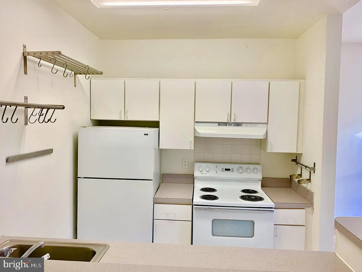 1211 Locust St — Photo 4