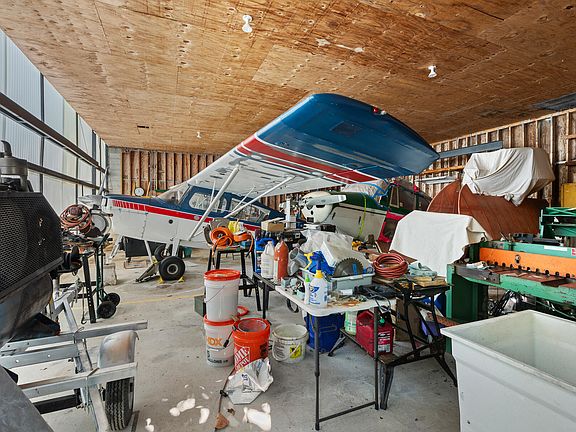 2nd image of 529 W Shore Dr