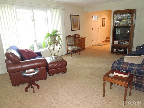 2nd image of 6427 N Oakbrook Ct