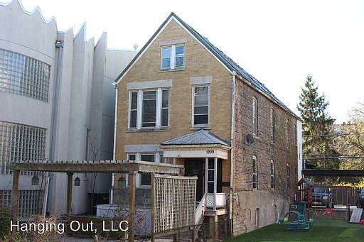 1st image of 1939 W Cortland St #2
