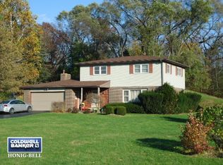 1620 Ranch Dr, McHenry, IL 60051