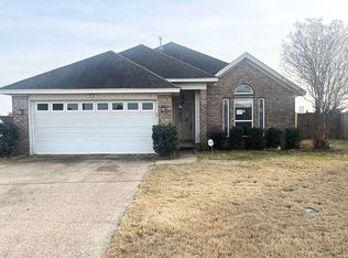 913 Nicks Cv, Marion, AR 72364