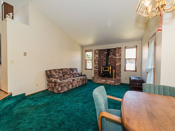 4th image of 15904 SE 13th Cir