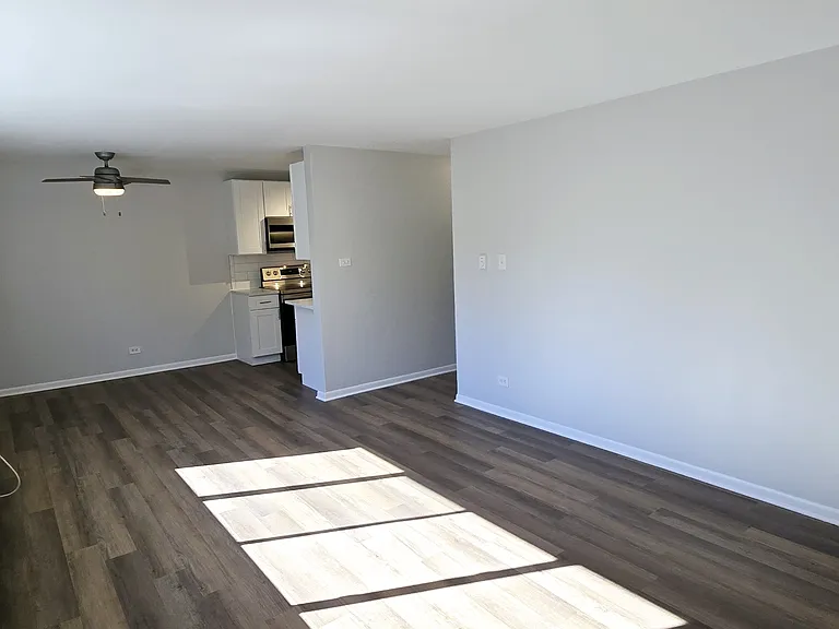 10 Oak Ave #209 — Photo 7
