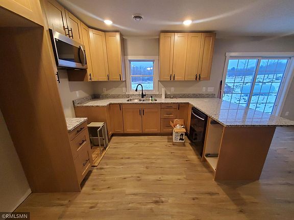 5th image of 705 Pioneer Rd