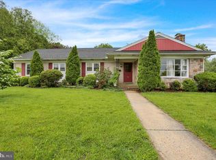 406 W Vine St, Fleetwood, PA 19522