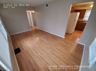 2352 SE 8th St, Des Moines, IA 50315