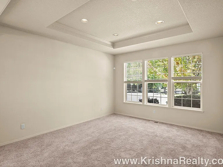 13686 NW Henninger Ln — Photo 3