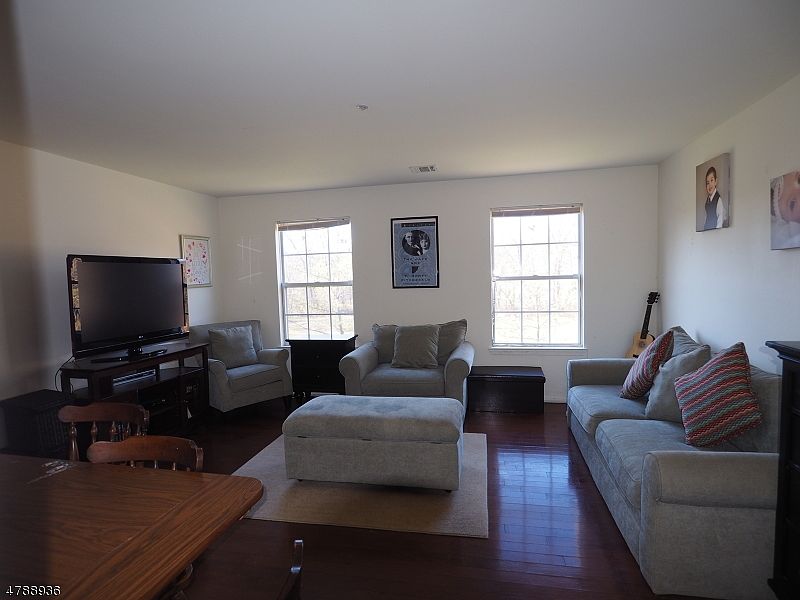 1st image of 4522 Piedmont Ct
