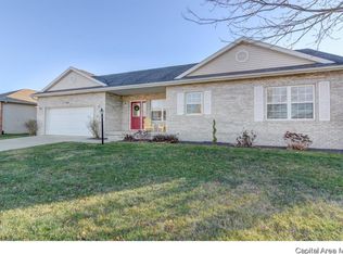 336 Podres Ln, Chatham, IL 62629