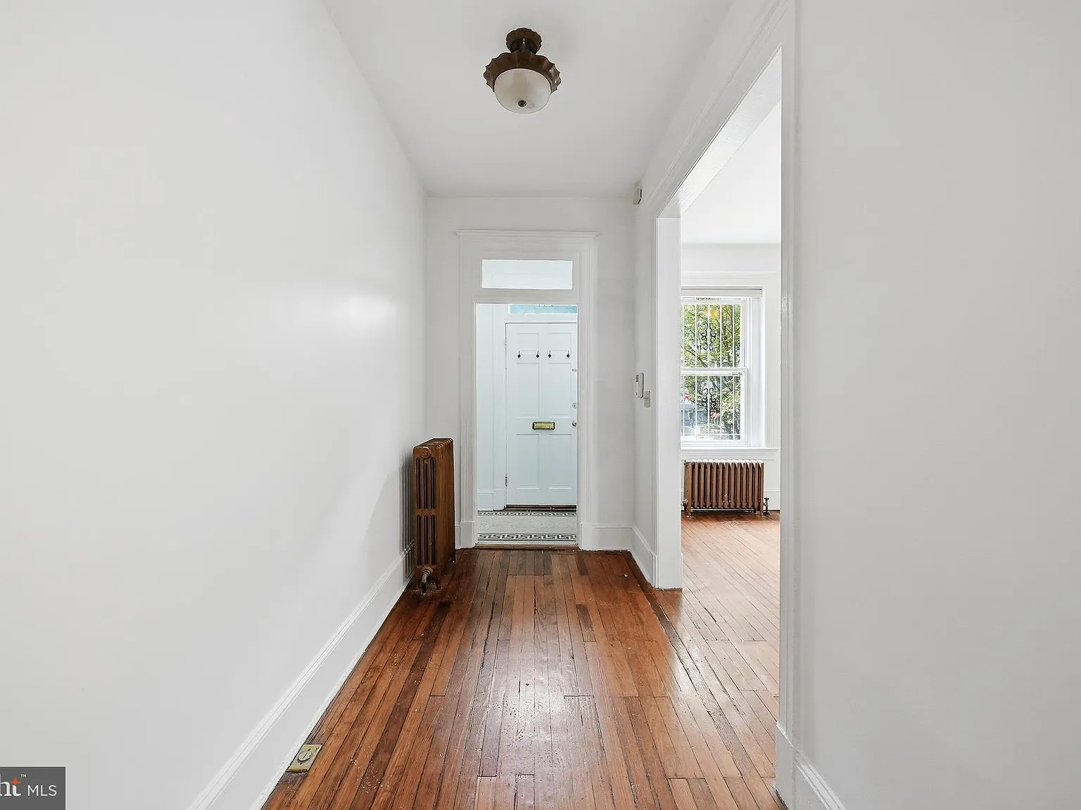 3 bed, 2.5 bath, 2595 sqft, $4,990 — Photo 3