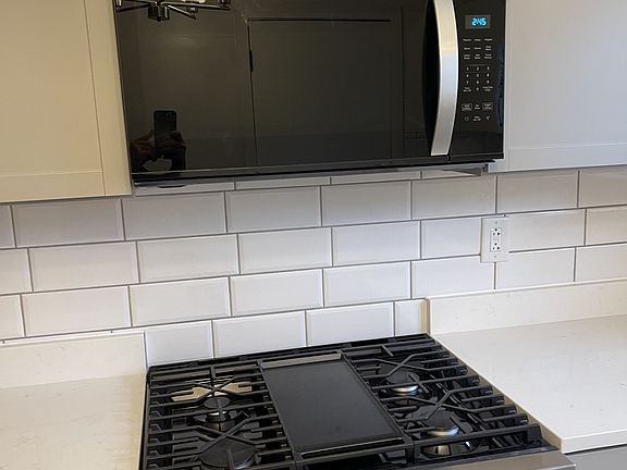 3rd image of 8638 Niles Center Rd APT 3A