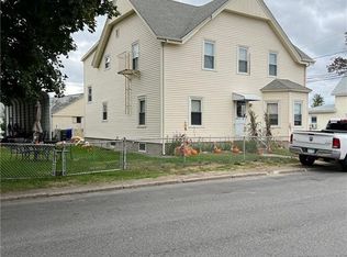 1216 Roosevelt Ave, Pawtucket, RI 02861