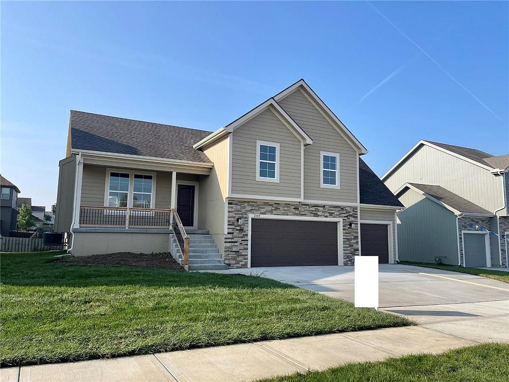 2109 Sycamore St, Leavenworth, KS 66048 MLS 2413993 Zillow