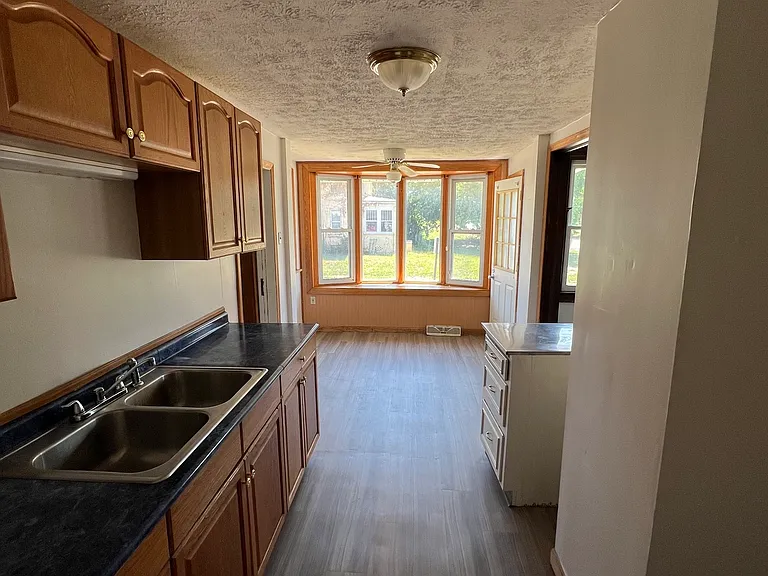 648 Maryland Ave SW — Photo 3