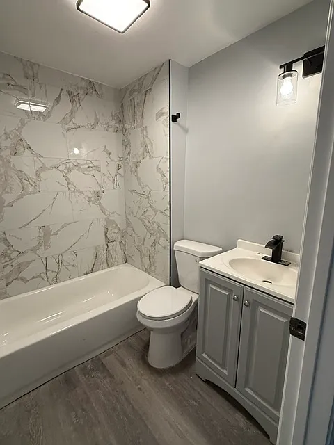 3 bed, 900 sqft, $2,500 — Photo 3