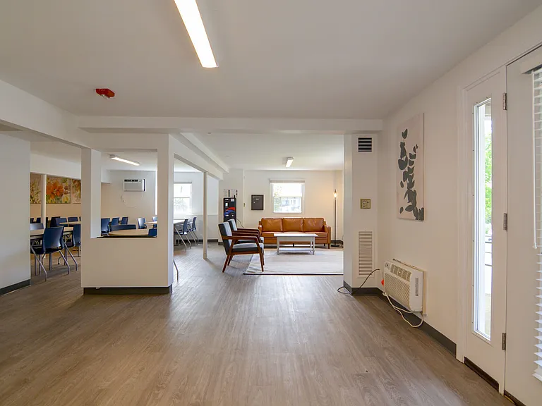 Westwood Glen Commons — Photo 16