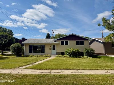 1618 S 18th St, Grand Forks, ND, 58201