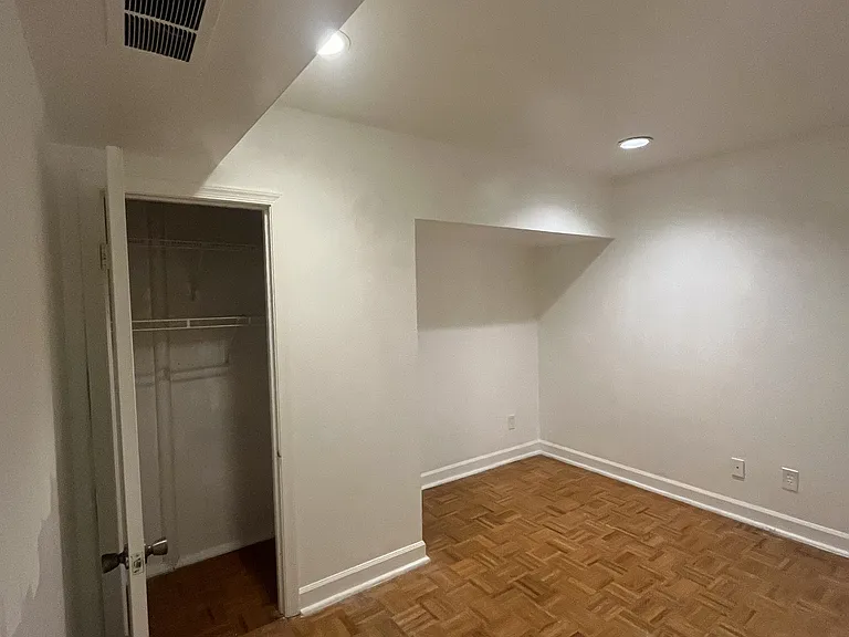 200 Colesville Manor Dr — Photo 23