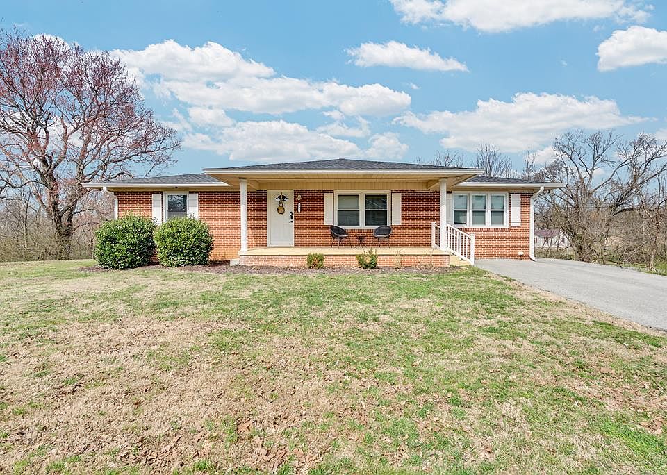 1st image of 326 E Main St