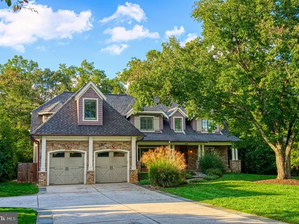 504 Druid Hill Rd NE, Vienna, VA 22180