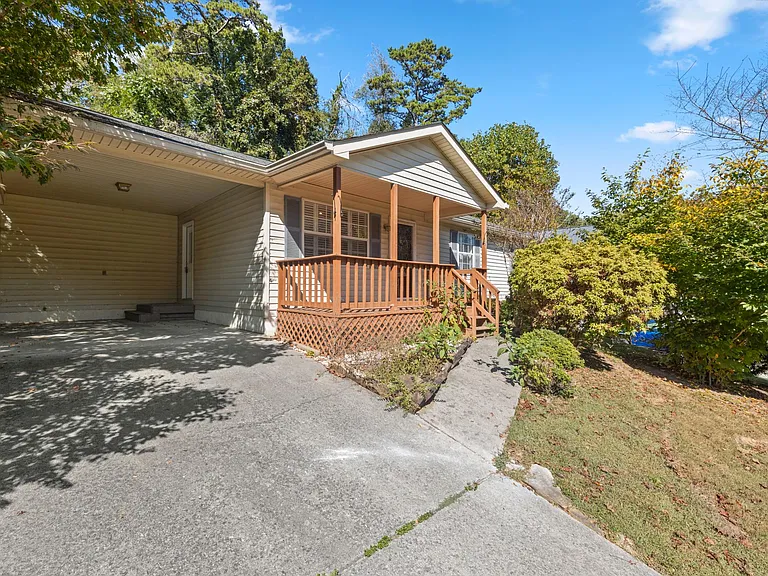 3925 Abercorn Rd — Photo 17