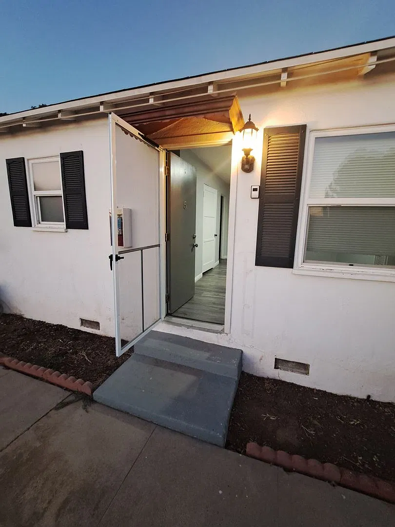 34672 Avenue E — Photo 2