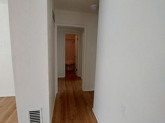 4th image of 3136 Meade Ave #3136