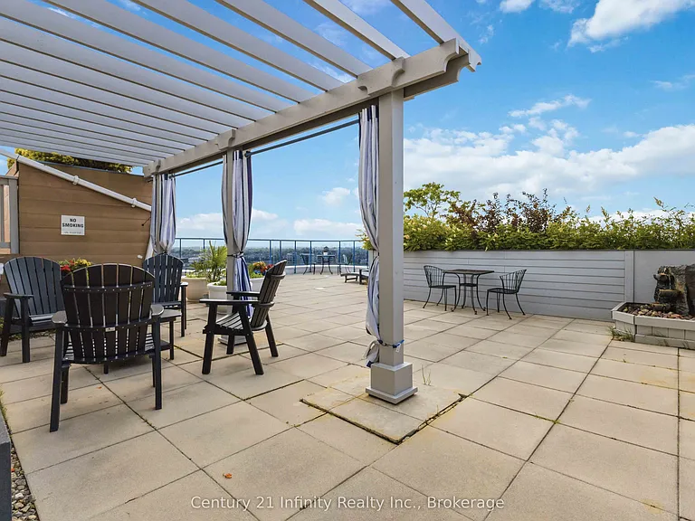 340 Watson St W #510 — Photo 36