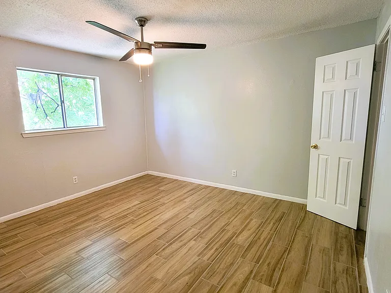 425 N Gilmer St — Photo 7