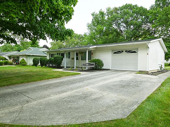 3rd image of 1274 Bexley Ave