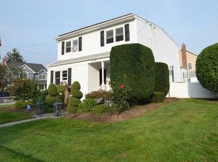 409 Clifford St, Bellmore, NY 11710