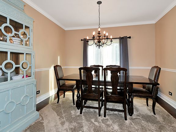 4th image of 619 Lorree Ln