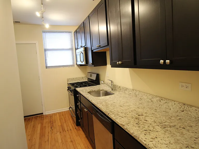 3007 W Lawrence Ave #2 — Photo 7