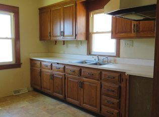 2028 Grange Ave, Racine, WI 53403