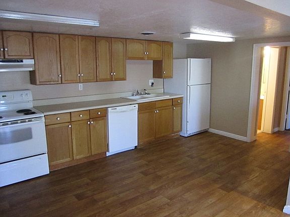3rd image of 284 E Baird Ave