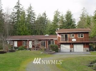 875 E Silver Cloud Ln, Greenbank, WA 98253