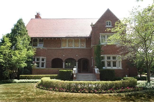 1st image of 2927 E Newberry Blvd