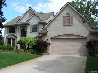 7510 Greenway Ln, West Bloomfield, MI