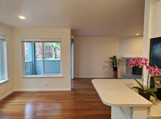 11803 93rd Ave NE #103, Kirkland, WA 98034