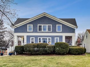 381 S Prairie Ave, Elmhurst, IL 60126