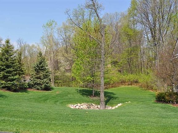 3rd image of 2583 Oak Hills Dr